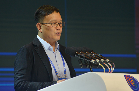 微博CEO王高飞:非良性关系「粉丝经济」需要整改