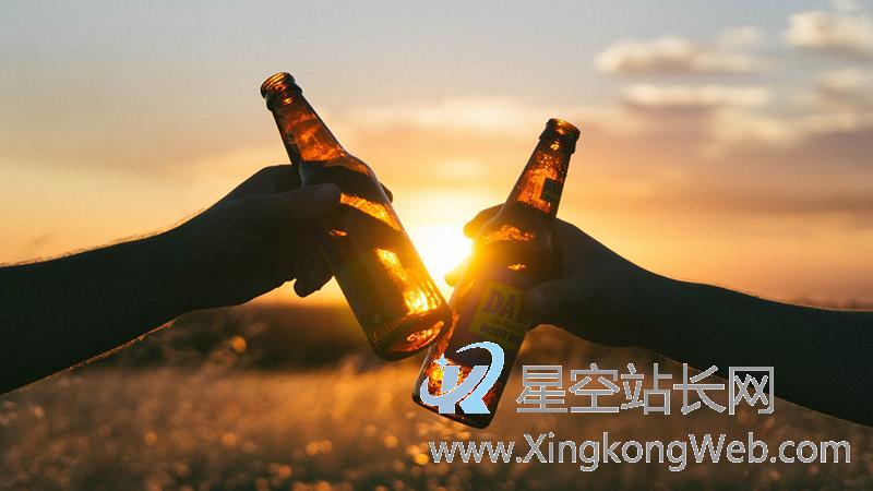 来碟花生米!这些酒文案写得太上头了!